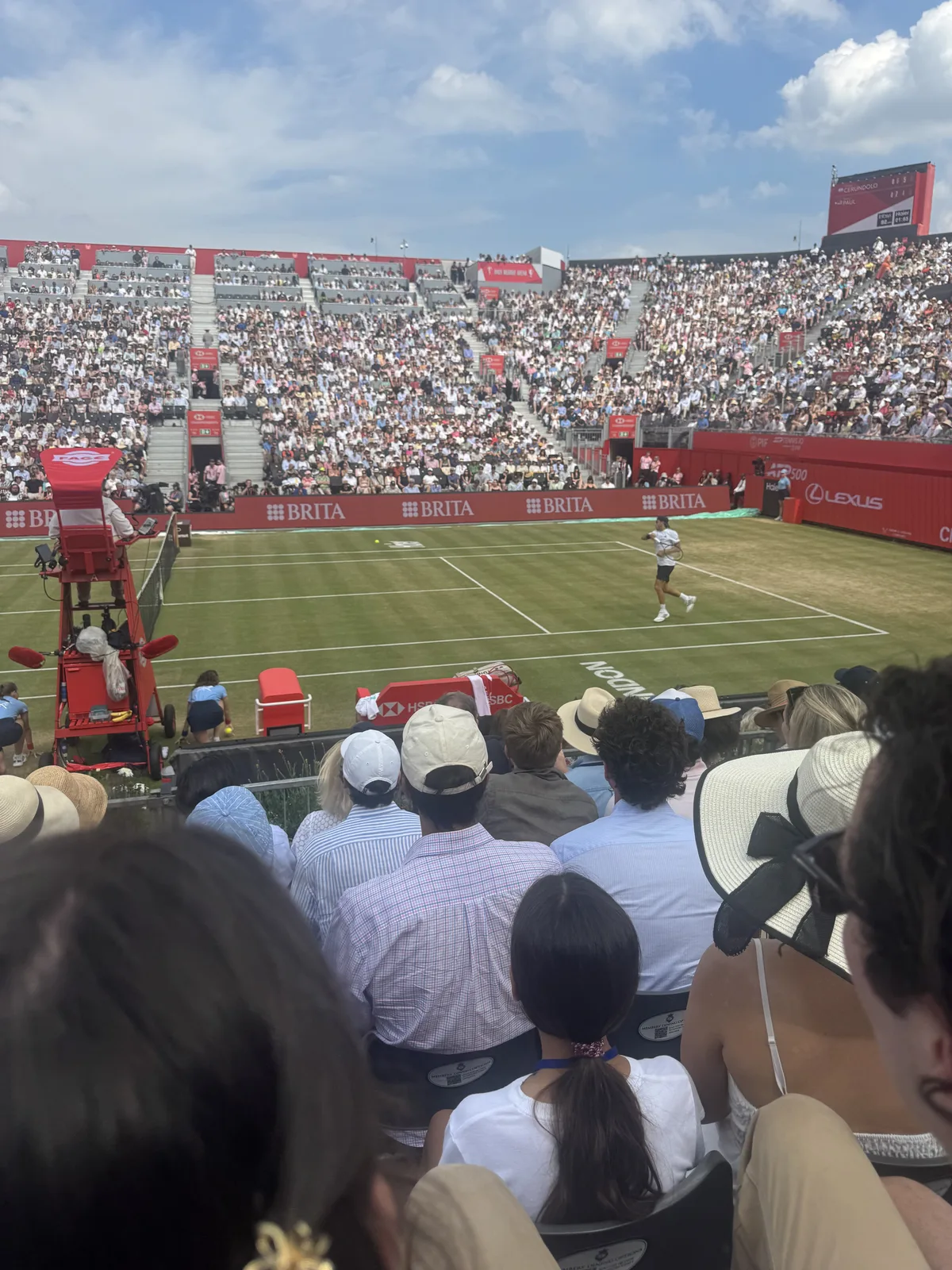 Andy Murray Arena scoreboard showing Cerundolo v Paul, 2026 HSBC Championships final at Queen's Club.